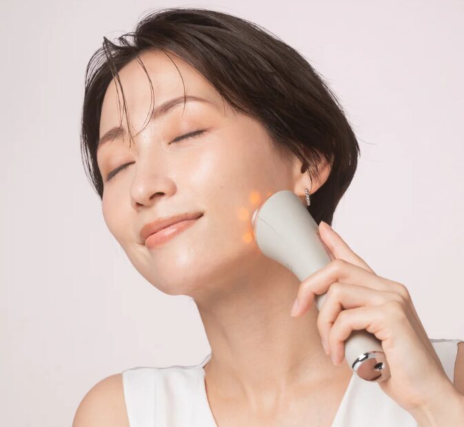 リンカ美顔器　EMSのたるみケア